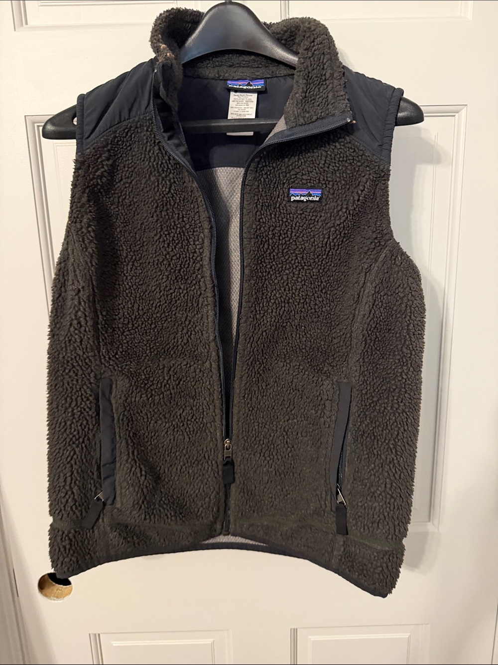 Patagonia Women’s charcoal Sherpa Fleece Vest